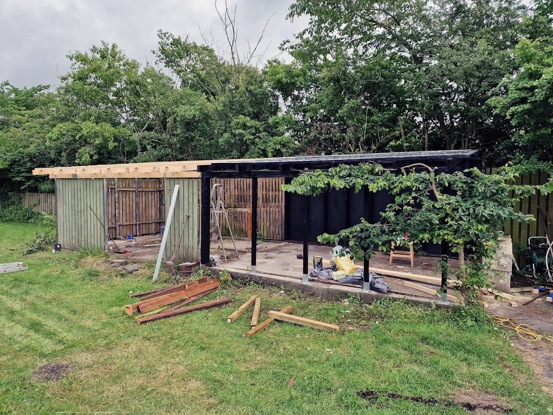 Fra gammelt skur til overdækket oase Fra gammelt skur til overdækket oase